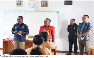 Bupati Hery Nabit Pantau Pelaksanaan Ujian Sekolah di SMPN 1 Langke Rembong