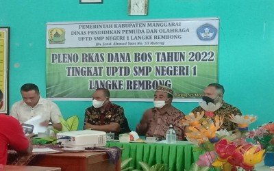 Rapat Pleno RKAS Dana Bos Tahun 2022 Tingkat Uptd Smp Negeri 1 Langke Rembong